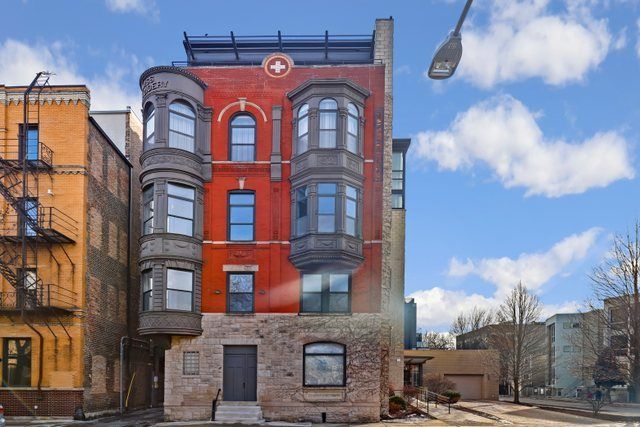 $575,000 | 1715 West Ohio Street, Unit 2N | West Town