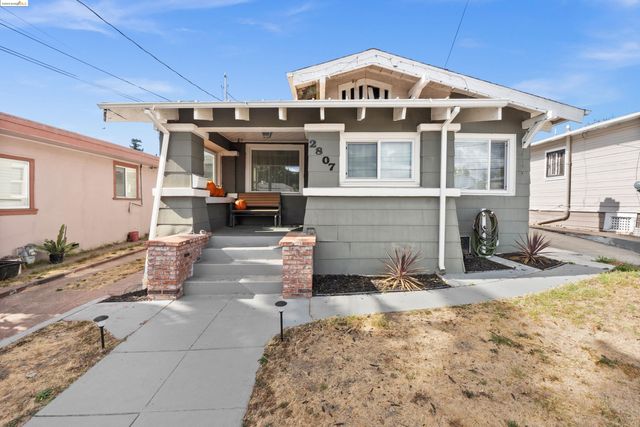 $435,000 | 2807 23rd Avenue | Tuxedo