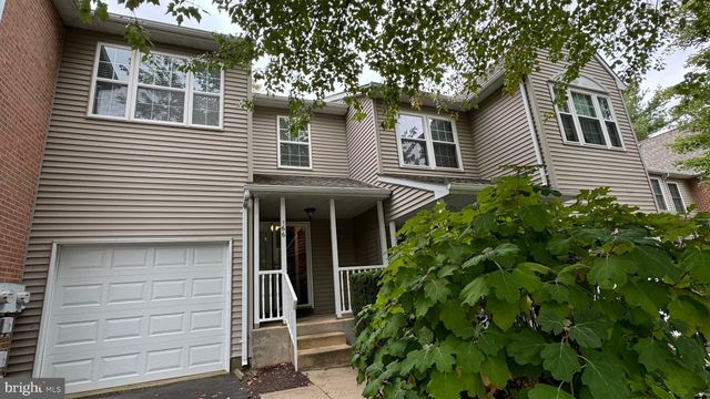 $399,999 | 166 Queensbury Place | Doylestown Township - Bucks County