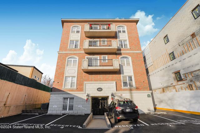 $625,000 | 3871 Amboy Road, Unit 105 | Great Kills