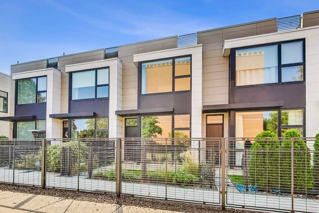 $5,700 | 453 West Hobbie Street | Near North Side