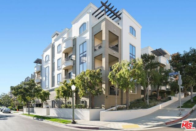 $4,950 | 2347 Fox Hills Drive, Unit 304 | Century City