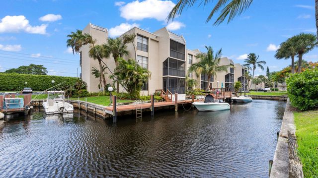 $469,900 | 16 Royal Palm Way, Unit 1020 | Southeast Boca Raton