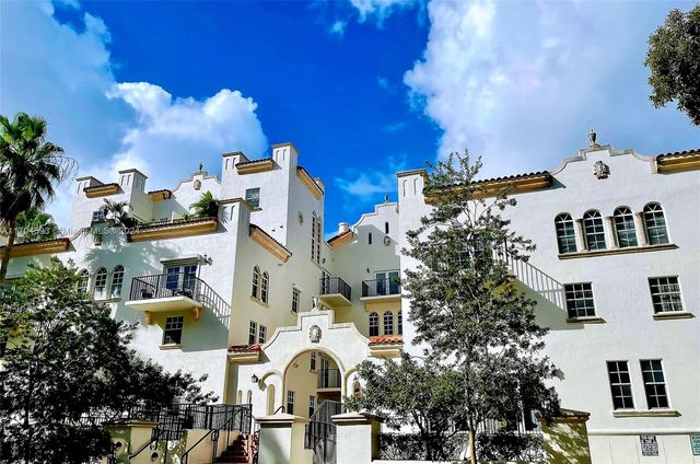 $4,800 | 323 Navarre Avenue, Unit 401 | Central Gables