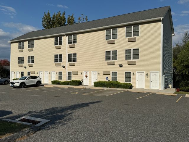 $2,300 | 41 Grand Street, Unit 303 | Danbury