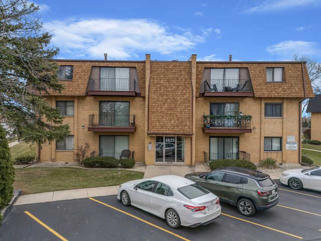 $155,000 | 4823 West 109th Street, Unit 201 | Oak Lawn