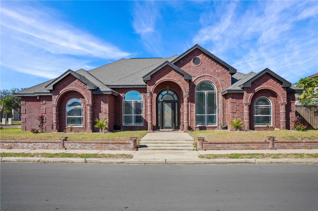 a view of a house with a outdoor space