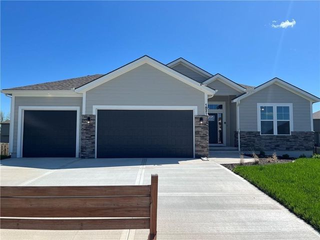 $569,900 | 1821 Sage Canyon | Lee's Summit