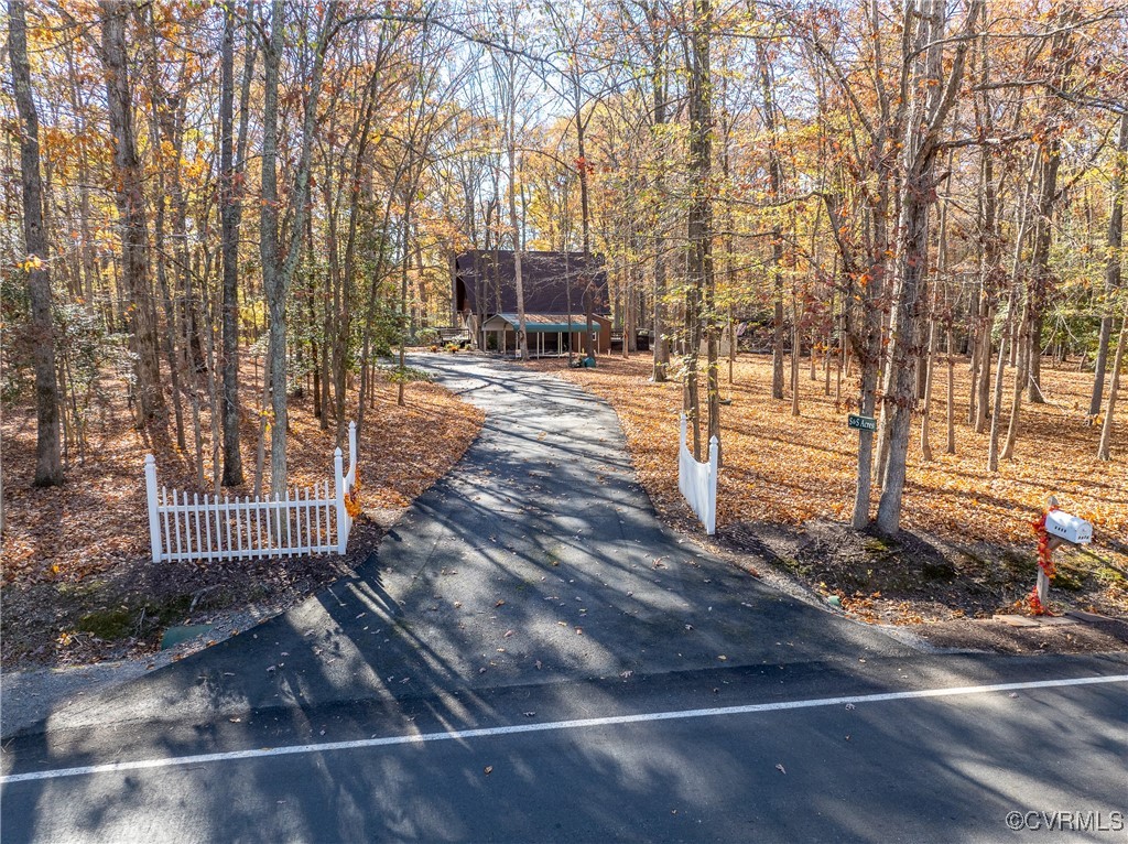 Large Paved Circle Driveway with Plenty of Parking