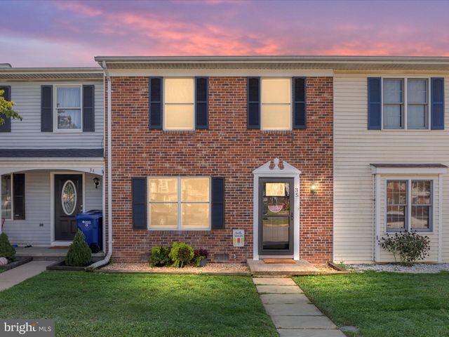 $399,990 | 35 Park Place | Lovettsville