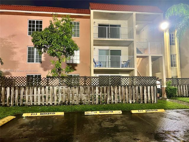 $320,000 | 5102 Northwest 79th Avenue, Unit 307 | Doral