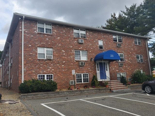 $250,000 | 232 Low Street, Unit 7 | North End Newburyport