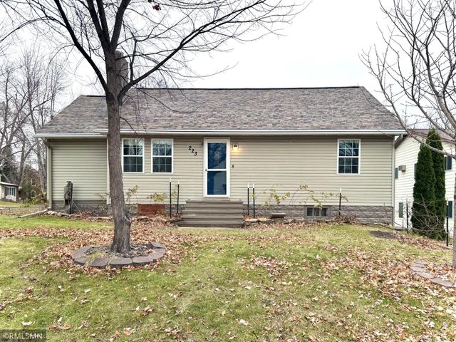 $1,750 | 223 West Cedar Street | River Falls