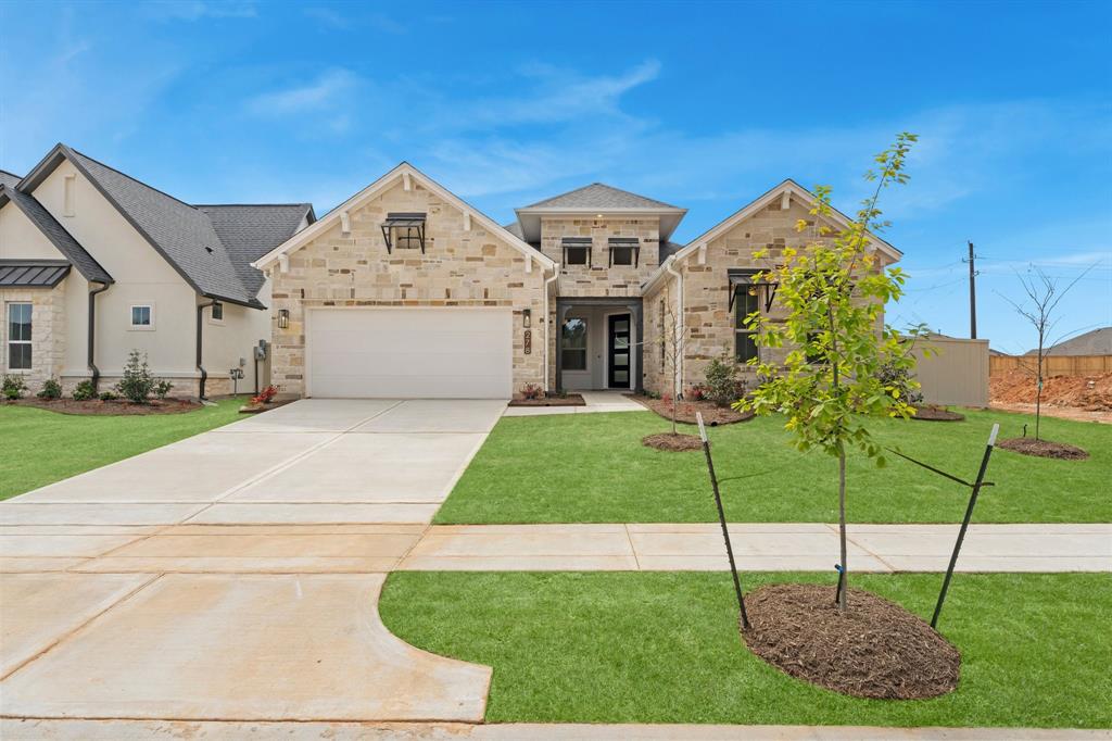 a view of house and outdoor space