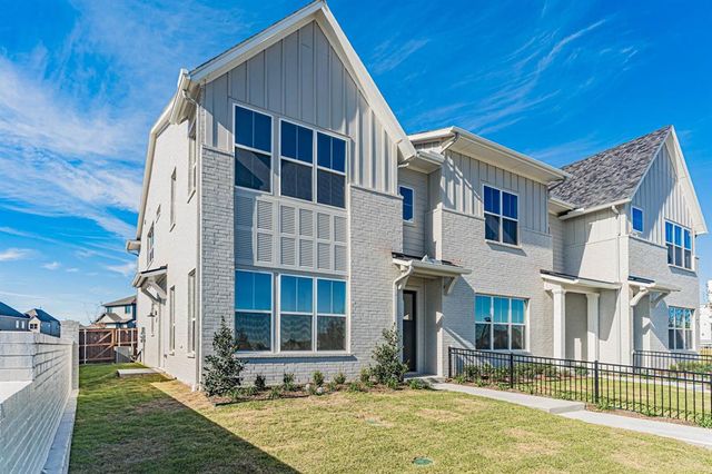 $449,500 | 2138 Village Walk Lane | Fort Worth