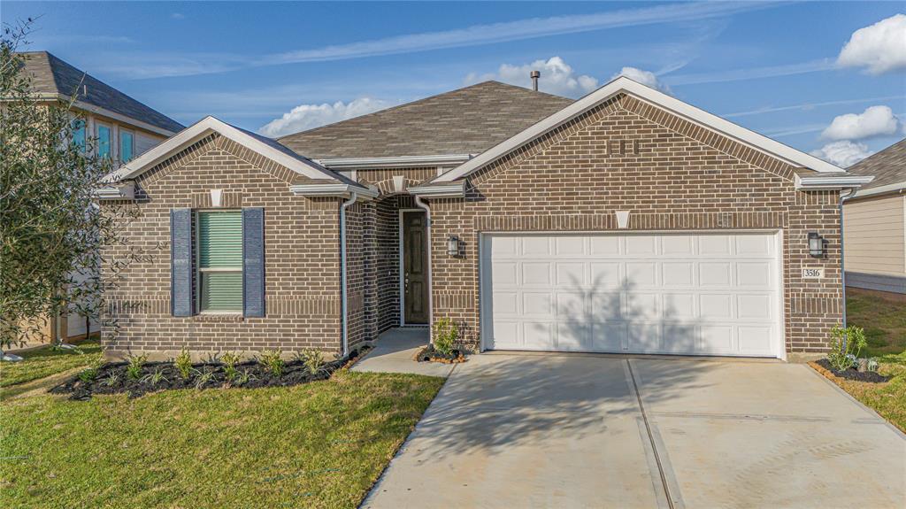 Welcome home to 3516 Sage Green Trail located in Sagecrest Preserve and zoned to Willis ISD!