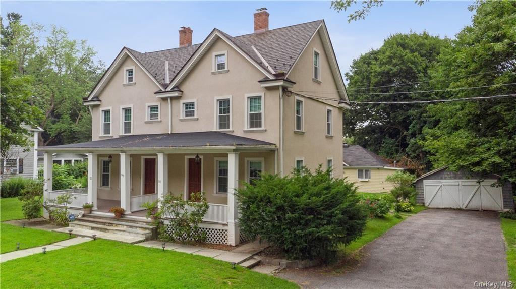 View of front of house featuring a porch