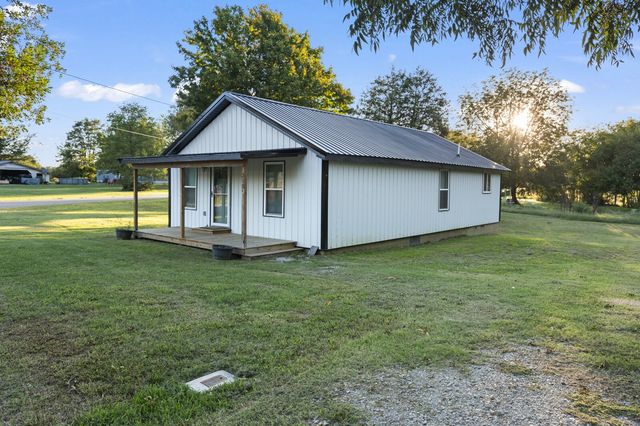 $1,600 | 210 South Maple Avenue | Ethridge