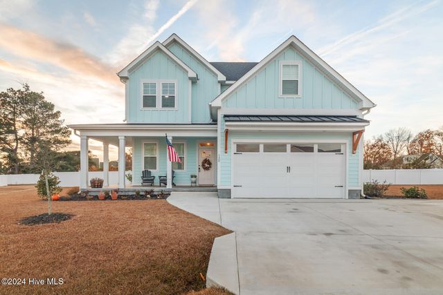 $605,000 | 120 Emerald Vw Drive | Cedar Point