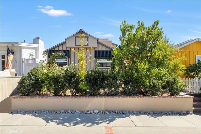 $4,800 | 410 Dahlia Avenue | Corona del Mar