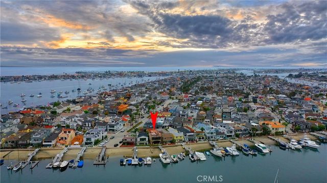 $9,200,000 | 209 East Bay Front | Balboa Island