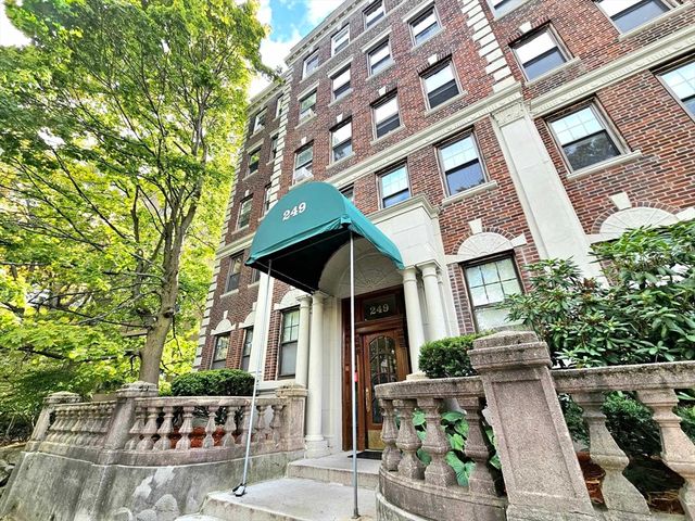 $2,350 | 249 Chestnut Hill Avenue, Unit 31 | Brighton