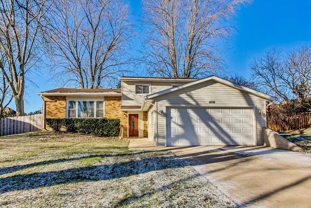 $460,000 | 1876 Cambridge Lane | Wheaton