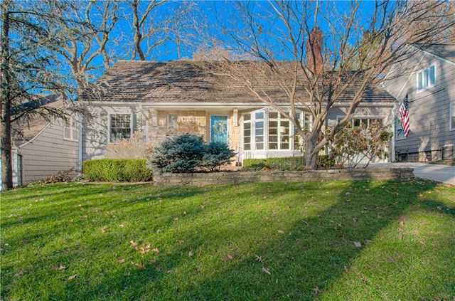 $675,000 | 5546 Fairway Road | Shawnee Mission