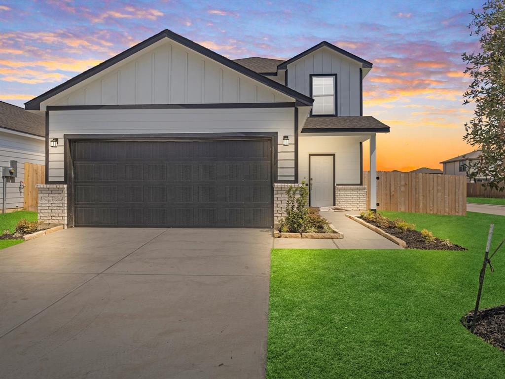 front view of house with a yard