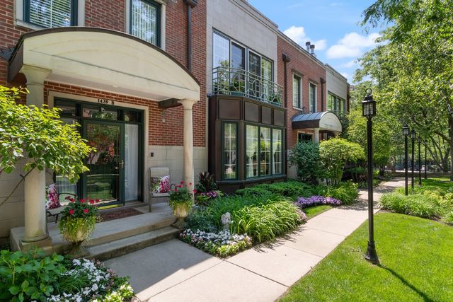 $1,250,000 | 1439 South Prairie Avenue, Unit B | Prairie District