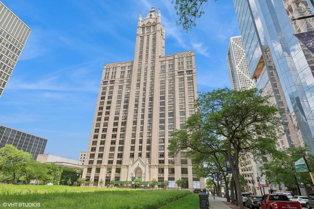 $1,099,999 | 680 North Lake Shore Drive, Unit 2700 | Near North Side