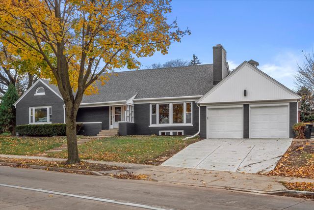 $749,900 | 711 Glenview Avenue | Wauwatosa