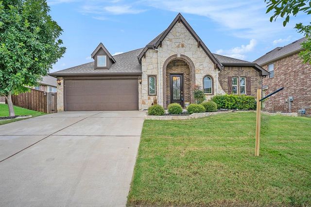 $465,000 | 1002 Foxtail Drive | Mansfield