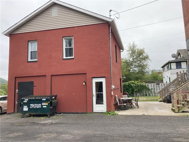 $700 | 120 Main Street | Windsor Historic District