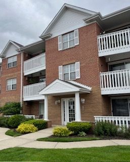 $250,000 | 6560 West Belmont Avenue, Unit 305 | Schorsch Village