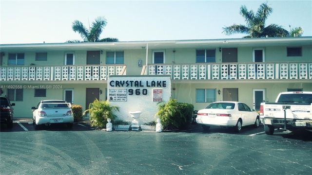 $1,600 | 960 Crystal Lake Drive, Unit 214 | Crystal Lake 960