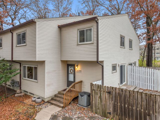 $270,000 | 1525 Aspen Drive | Eagan