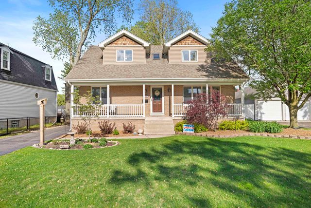 $475,000 | 8509 White Oak Avenue | Munster