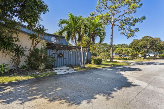 $349,900 | 4700 Holly Lake Drive | Lake Worth Corridor