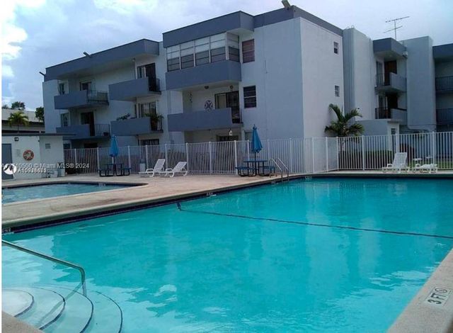 $2,300 | 1800 Southwest 25th Street, Unit 2109 | Silver Bluff