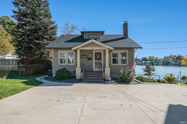 $439,000 | 915 East Beardsley Avenue | Elkhart