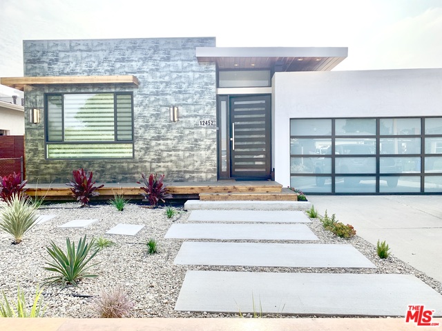 12452 Beatrice Street Los Angeles CA 90066 Compass