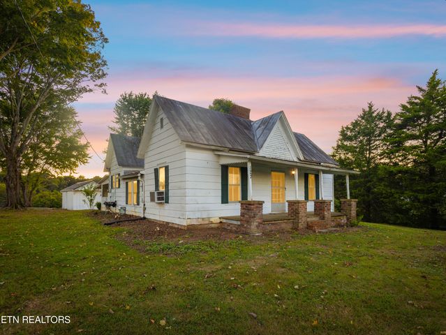 $325,000 | 127 North Shiloh Road