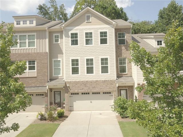 $429,900 | 2810 White Oak Lane | White Oak Hills