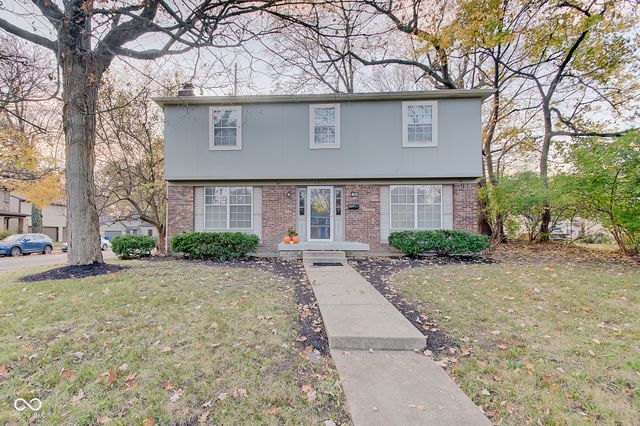 $469,000 | 4902 North Capitol Avenue | Wheelers Illinois Heights