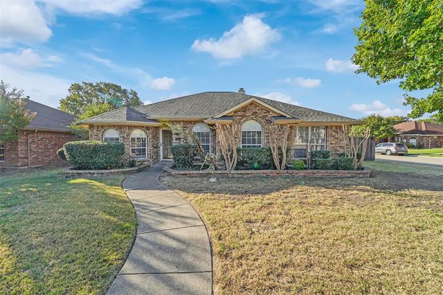 $2,375 | 806 Weeping Willow Court | Allen