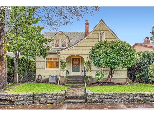 $700,000 | 1929 Southeast 20th Avenue | Ladd's Addition