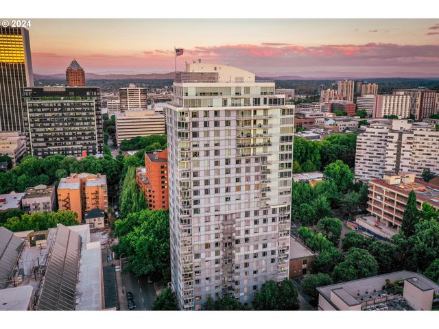 $449,000 | 1500 Southwest 11th Avenue, Unit 2402 | Downtown Portland