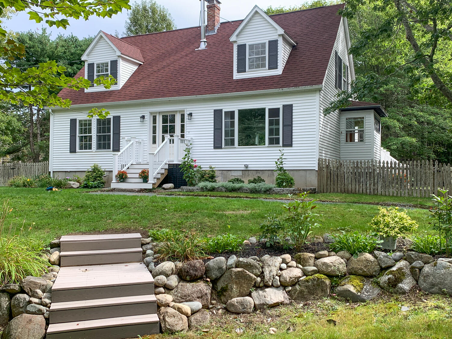 Front of Home_Garden Steps