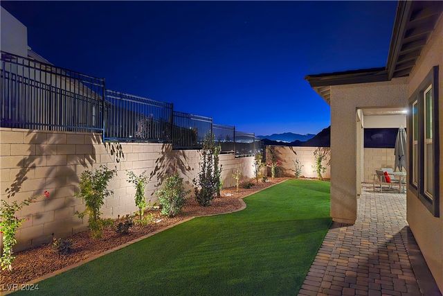 $875,000 | 144 Juliette Pointe Lane | Henderson